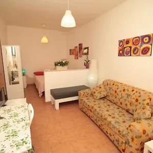catania-apartment-liotro.taorminaitalyhotels.com/